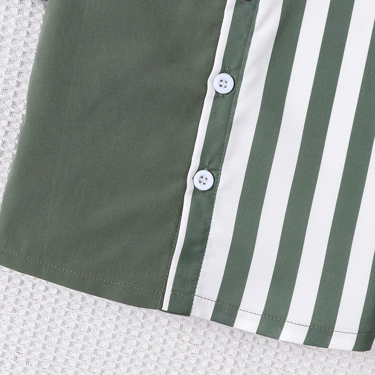Charming 2-Piece Summer Set for Baby Boys – Short-Sleeve Spliced Shirt & Matching Shorts for Cool, Comfy, and Stylish Warm-Weather Wear